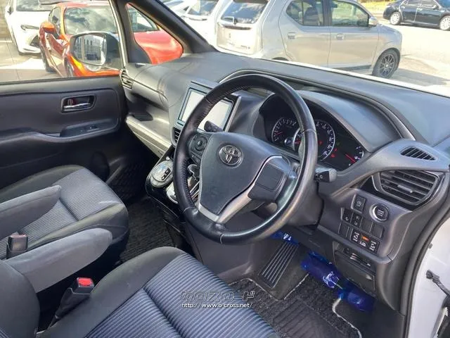 トヨタ ヴォクシー