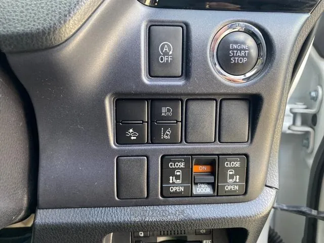 トヨタ ヴォクシー