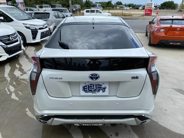 トヨタ プリウス