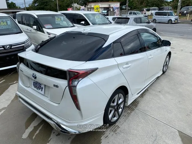 トヨタ プリウス