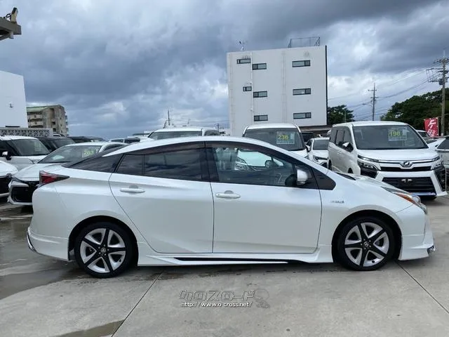 トヨタ プリウス