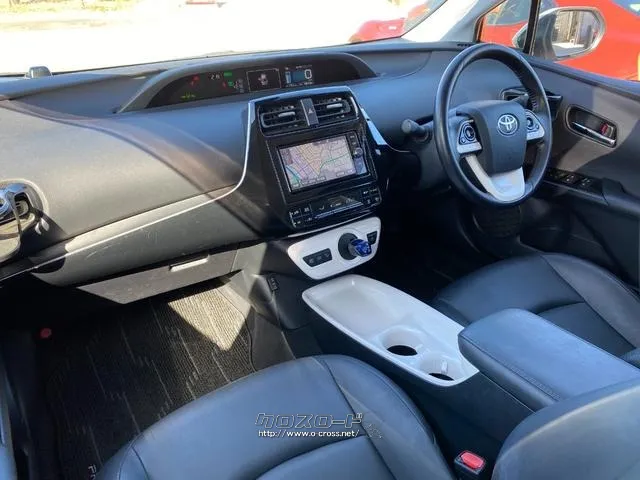 トヨタ プリウス