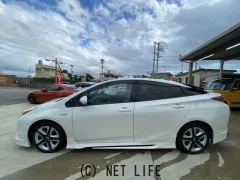 トヨタ プリウス