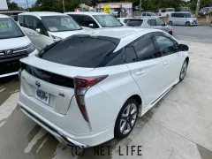 トヨタ プリウス