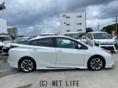 トヨタ プリウス