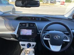 トヨタ プリウス