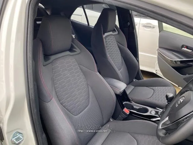 トヨタ カローラスポーツ