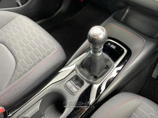 トヨタ カローラスポーツ