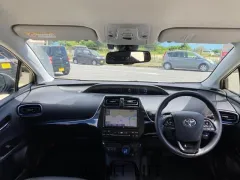 トヨタ プリウス