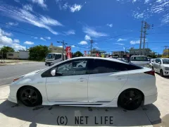 トヨタ プリウス