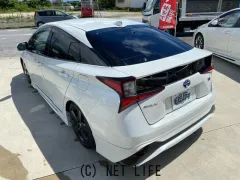 トヨタ プリウス