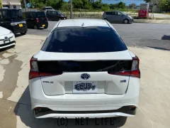 トヨタ プリウス