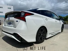 トヨタ プリウス