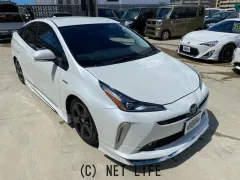 トヨタ プリウス