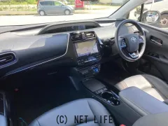 トヨタ プリウス