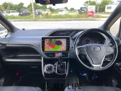 トヨタ ヴォクシー