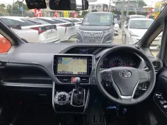 トヨタ ヴォクシー