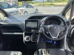 トヨタ ヴォクシー