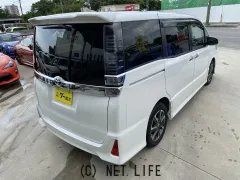 トヨタ ヴォクシー