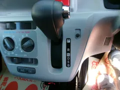 ダイハツ ミライース