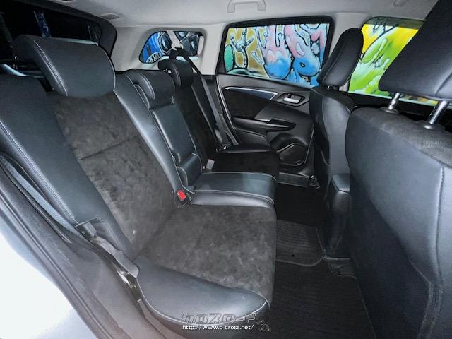 セカンドシートは足元に余裕があり、リラックスできる空間となっております。 ホンダ シャトル