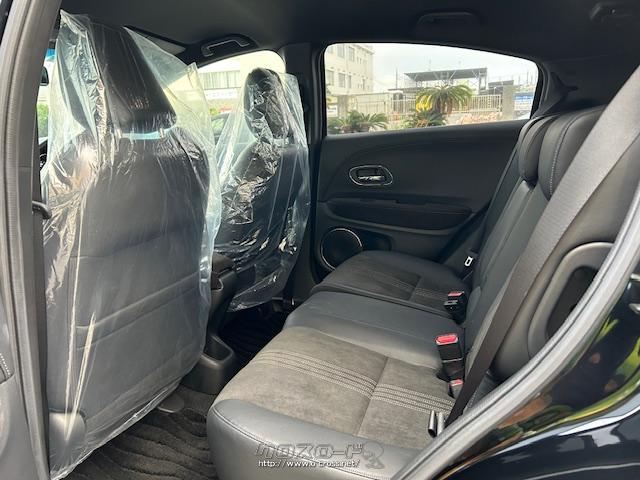 後部座席は頭上とも広く快適です。 ホンダ ヴェゼル