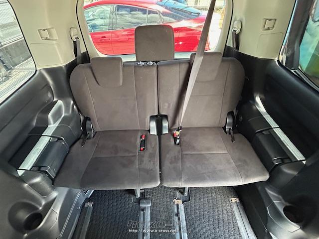 三列目も広々としております。 トヨタ エスクァイア