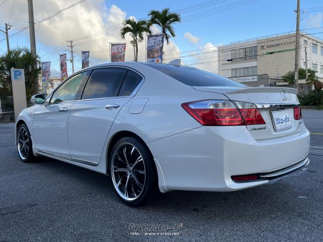 高速クルーズは主にエンジンで走行するなど、EVドライブ、ハイブリッドドライブ、エンジンドライブの3つのモードを自動的に切り替えて走行する ホンダ アコードハイブリッド