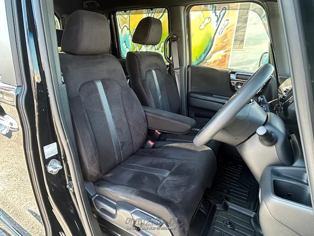 座高調整ができますので様々な方に運転しやすい設計。 ホンダ N-BOX