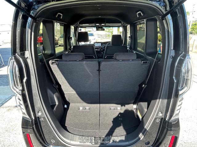 Honda SENSINGの後方誤発進抑制機能にも用いるソナーセンサーを4個へ増やすことで、後方の障害物の接近を検知しドライバーに注意を促すパーキングセンサーシステムを追加した。 ホンダ N-BOX