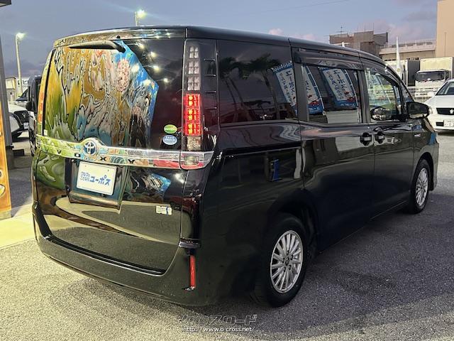 1.8Lエンジン(2ZR‐FXE)を搭載し、電気式無段変速機を採用。 トヨタ ヴォクシー