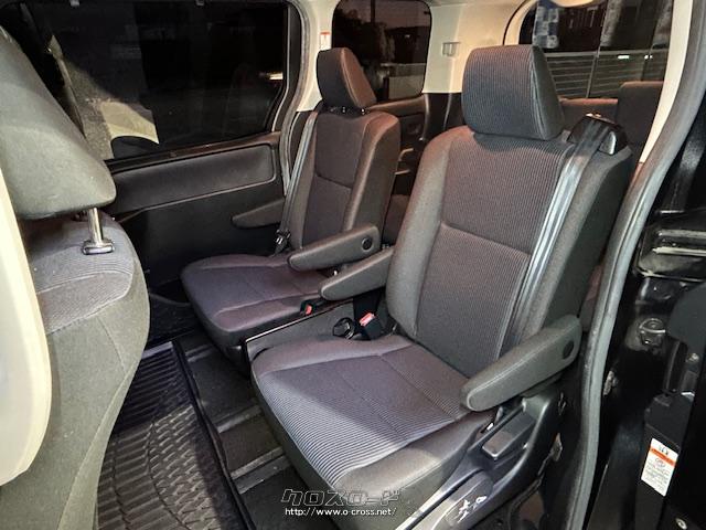 左側パワースライドドアで乗り降り楽々 トヨタ ヴォクシー