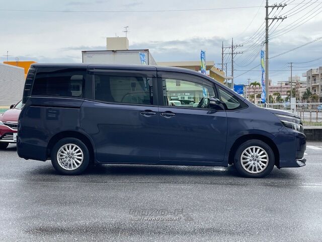 1/24サイズ　トヨタ　VOXY　超希少　カラーサンプル　ダークバイオレット トヨタ ヴォクシー（VOXY） 2.0 X・2014(H26)年式・ダークバイオレット