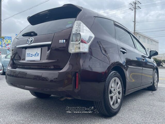 艶のあるクローム調アルミホイールキャップを装備。 トヨタ プリウスα