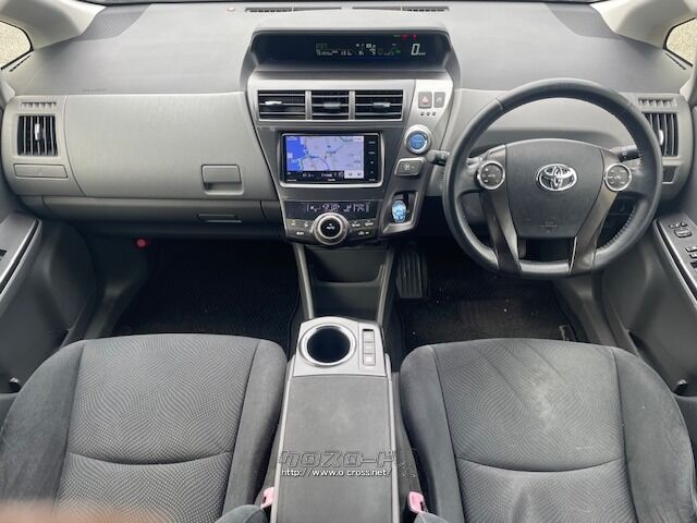 運転席、助手席共に快適に座れる空間。 トヨタ プリウスα