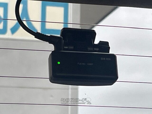 前後についてるドライブレコーダー トヨタ プリウスα