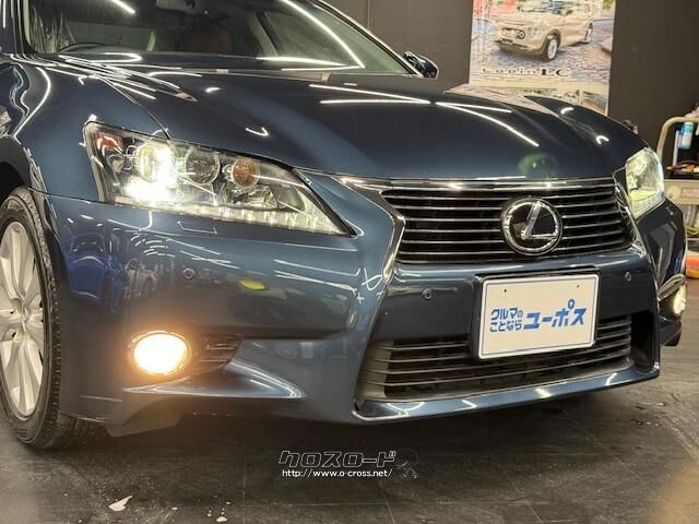 逆台形のアッパーグリルとハの字に開いたアンダーグリルを組み合わせて一体化したもの レクサス GS