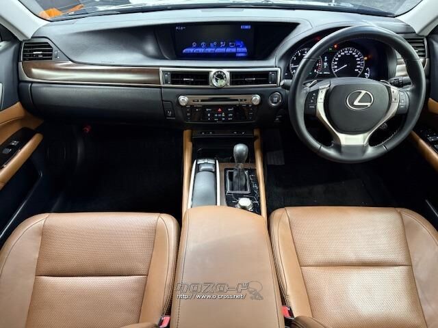 セダンならではの、広々とした空間。 レクサス GS