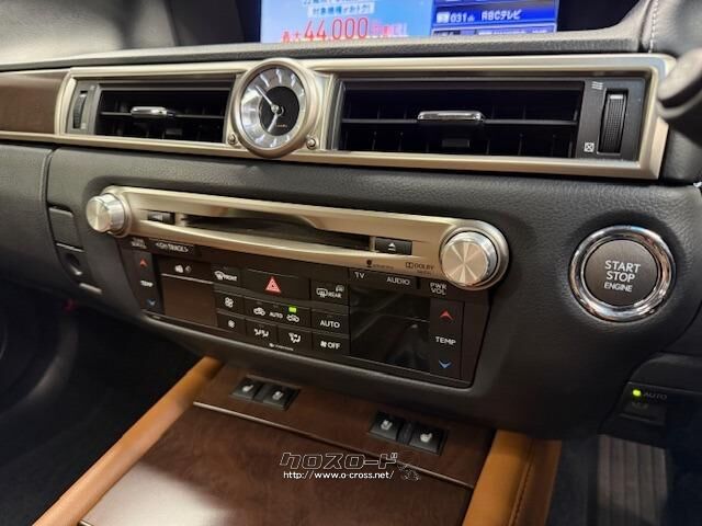 自社整備工場・板金工場を備え、車検から事故の修理まで対応致します。 レクサス GS