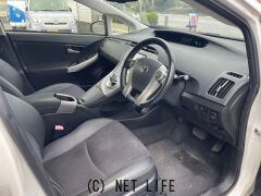 トヨタ プリウス