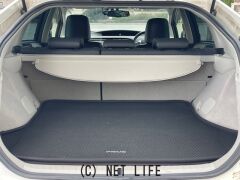 トヨタ プリウス