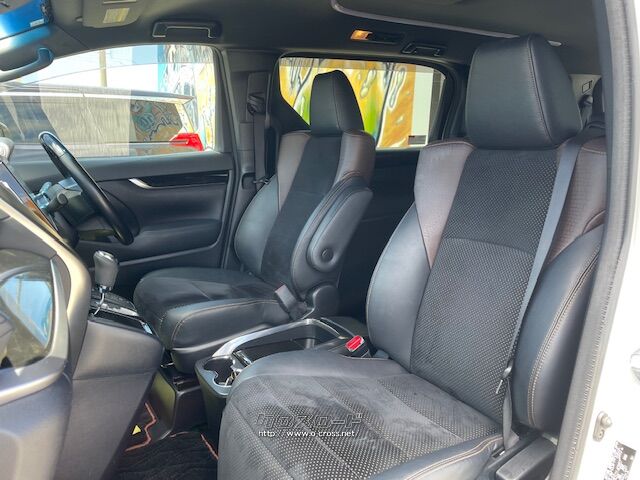 自社整備工場・板金工場を備え、車検から事故の修理まで対応致します。 トヨタ アルファード