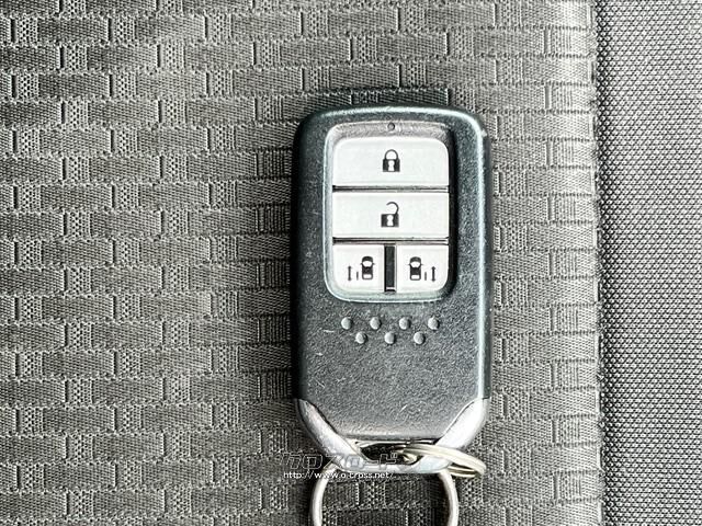 【スマートキー】両手が塞がっていてもスムーズに開閉できます。 ホンダ ステップワゴン