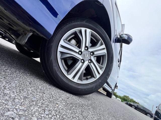 タイヤサイズ(前・後) 205/60R16 92 ホンダ ステップワゴン