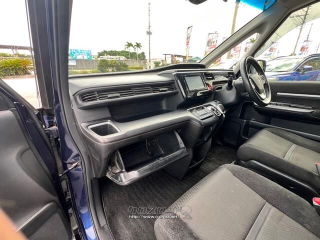 自社整備工場・板金工場を備え、車検から事故の修理まで対応致します。 ホンダ ステップワゴン