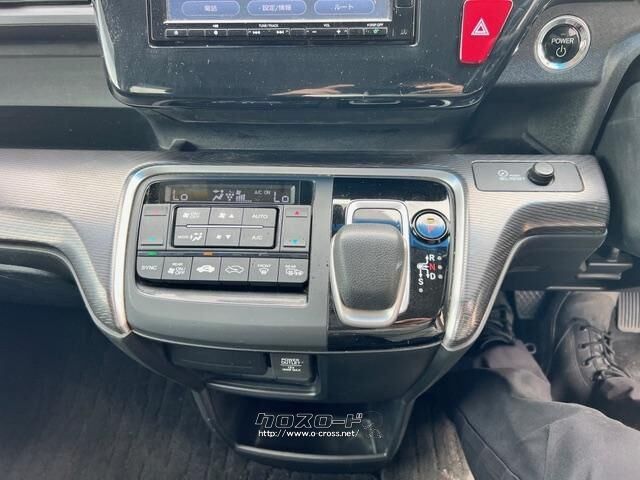 自社整備工場・板金工場を備え、車検から事故の修理まで対応致します。 ホンダ ステップワゴン