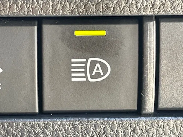 「お問合せはユーポス豊見城店まで/098-996-3107へ!お待ちしております トヨタ ハリアー