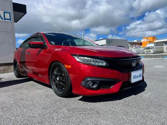 低重心化、ホイールベースとトレッドの拡大などにより、さらに優れた走行安定性を追求 ホンダ シビックセダン