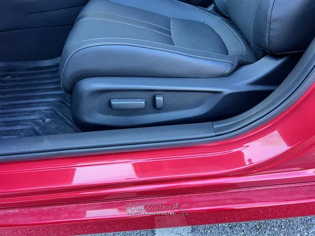 自社整備工場・板金工場を備え、車検から事故の修理まで対応致します。 ホンダ シビックセダン