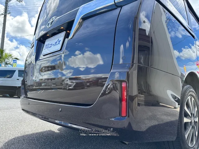 自社整備工場・板金工場を備え、車検から事故の修理まで対応致します。 トヨタ エスクァイア